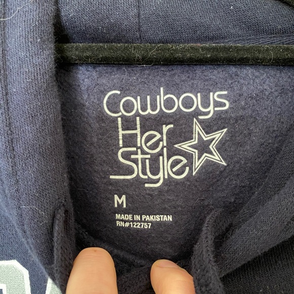 Dallas Cowboys Sweatshirt - Picture 3 of 4